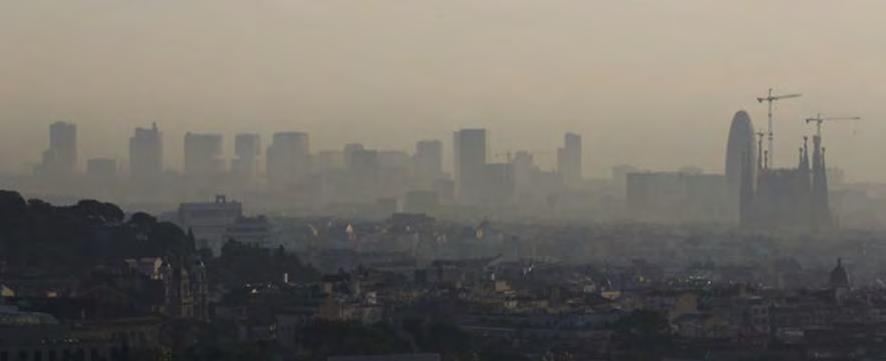High levels of pollution Air-quality measurements taken in recent years show high levels of pollution in the City of Barcelona, which sometimes exceeds the maximum limits established in current