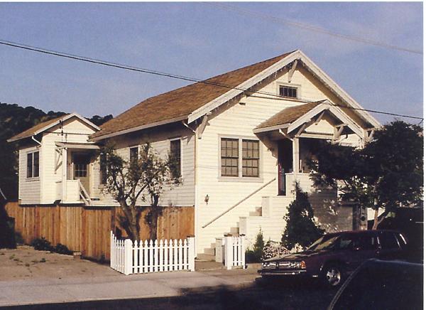 7.6.5 Craftsman Bungalow/California Bungalow (1905-1925) A new architectural ideal was being embraced by many Californians in early 20th century--one which valued hand crafts over the machine-made,