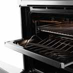 Oven Runners Kit: telescopic runners (ACC123) With three additional sets of telescopic runners, you can safely pull the oven racks and trays