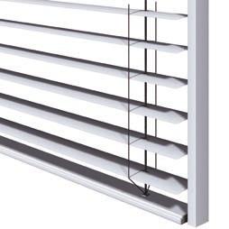 For noise reduction, black plastic sealing strips are inserted in the guide rail. The guide rails make it possible to have external venetian blinds of a maximum width of up to 5000 mm.