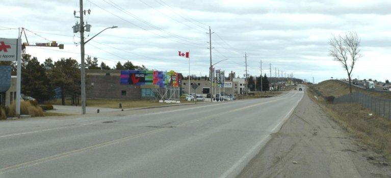 signage, landscaping, bold gateway features Enhanced aesthetics for Innisfil