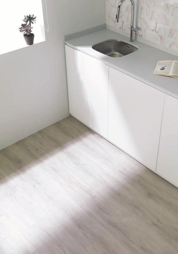 REVESTIMIENTO / WALL COVERING: Riverside White 10x30cm