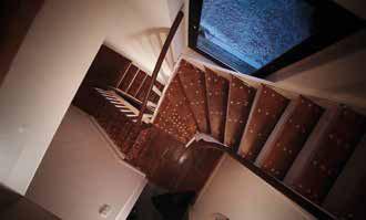 Using the Uniclic systems meant that there was no need for any disruptive metal profiles anywhere on the staircase.
