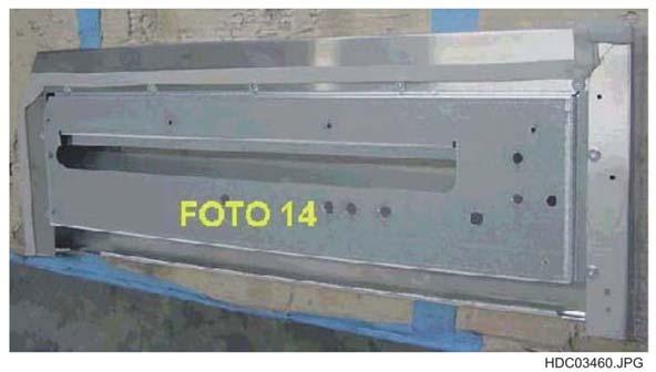 The picture shows an assembled side panel with its reinforcement. You may notice the rubber needed to seal the fissuring.