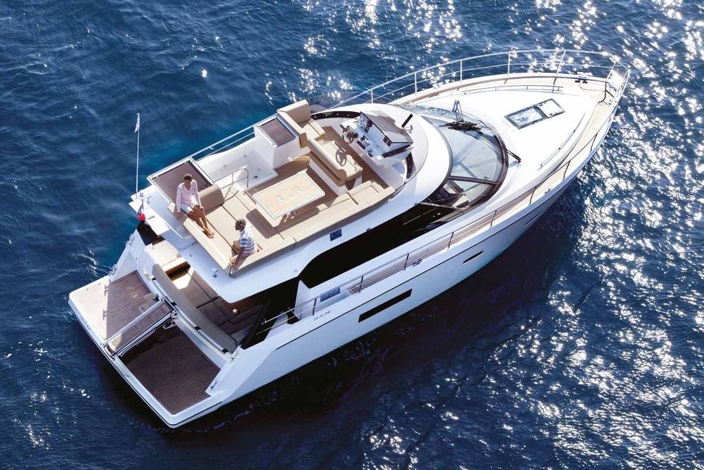 With its l-shaped seating area, the F450 flybridge is ideal to enjoy