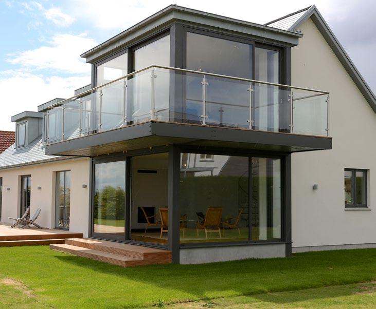 LIFT AND SLIDE DOORS XP GLIDE S A wonderful way to open up your home, the XP Glide S is an exceptional product designed for projects of the grandest scale.