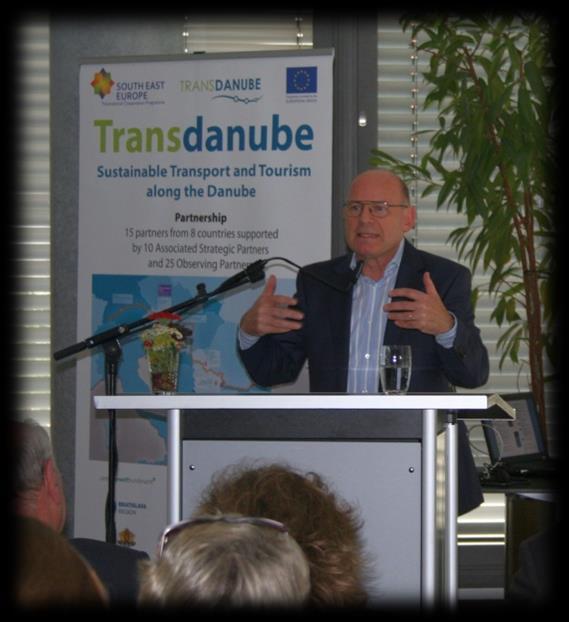 Key Note Speech Minister of Infrastructure and Transport Winfried Hermann (1) Goal of the state government of Baden-Württemberg: To be a pioneer region for sustainable mobility 5 steps to reach this