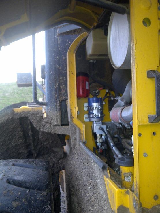 Fire Knock Out Installation examples & Applications JCB Loading Shovel On this machine we installed two 1.