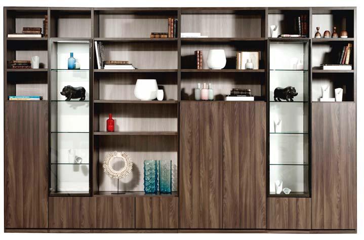 (optional) on the closed storage units. It also includes a large compartment. (see index p. 32) COMPOSITIONS WITH SIDE PANELS True classics when it comes to wall displays!