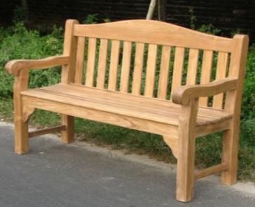 A versatile bench for making the most of your outdoor area, perfect for commercial use and