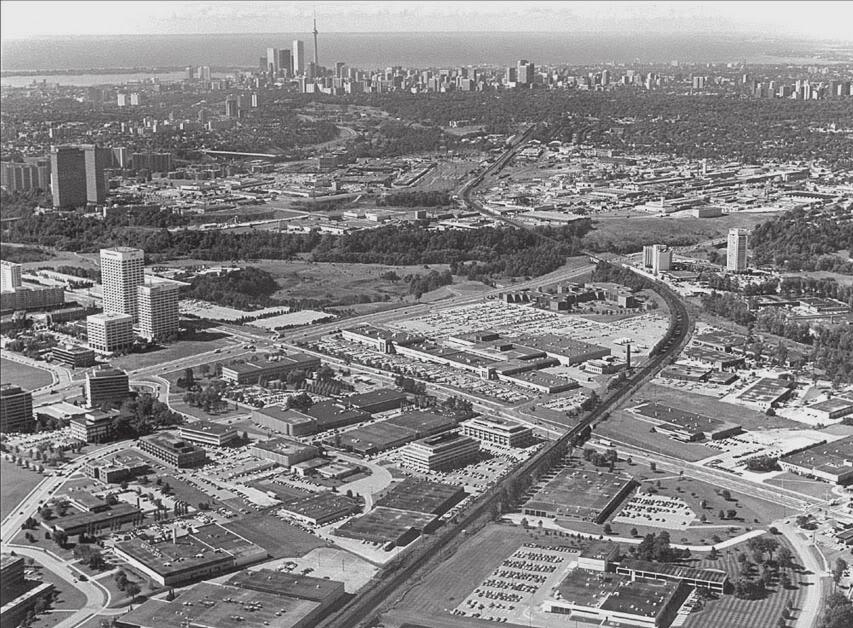 HISTORY Figure 13: Don Mills Road and Eglinton Avenue East -1976. (Source: Toronto Archives) The lands south of Eglinton Avenue East were slower to develop.