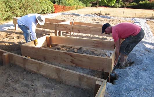 garden construction building your garden In-ground bed image In-ground beds use existing resources Raised beds help define garden areas what to build There are as many different opinions on how to