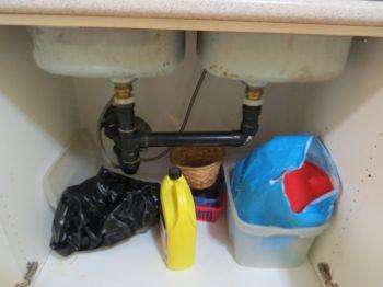 Garbage Disposal No installed disposal unit. 5. Stove Top & Oven Condition.