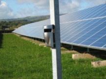 The owner wanted to improve security by creating detection area around the solar panels to detect potential intruders, and turned to remote site specialist AVA Security who specified 29 Redscan as
