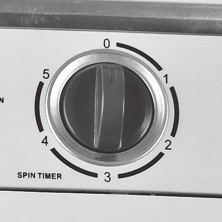 4) Close both lids and rotate the spin timer in a clockwise direction to select the desired spinning time. See the Washing Guide to set the correct time.