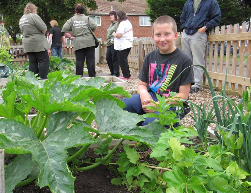 Growing Food growing for health and wellbeing The Lincolnshire Master Gardener Programme Lincolnshire Growing Case Study area: and