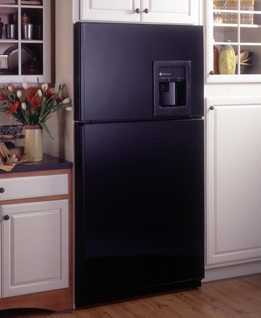 ONLY OFFERS CUSTOMSTYLE REFRIRATORS, AND THEY RE AVAILABLE IN SIDE-BY-SIDE AND TOP-FREEZER MODELS A