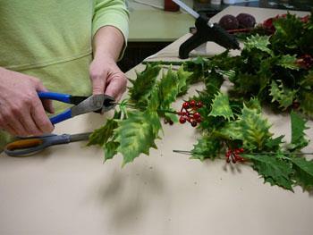 CHAPTER 10 DIFFERENT LOOK WITH HOLLY BERRIES It s a holly, jolly Christmas it s the best time of the year. Oh boy, just thinking about this step puts me in the Christmas spirit.