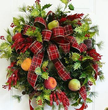 FINISHED WREATH, BY NANCY ALEXANDER Here is a perfectly delightful picture of our finished