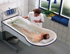Rhapsody 5 BuBBling with OPtiOnS Hydromassage Hydromassage enhances the therapeutic and relaxing effects of bathing and is a pleasant experience for residents.