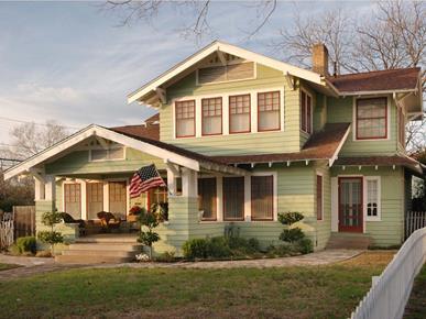 CRAFTSMAN ARTS & CRAFTS CALIFORNIA BUNGALOW Popularized at the turn of the 20th