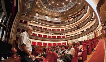 The Pérez Galdós Theatre is at the heart of the Gran Canarian cultural scene and will host some of the best musical events on the island.