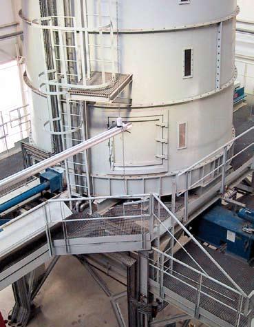 11 Silo extraction Our production range also includes silos complete with extraction systems, available in two different versions to meet any specific requirements and needs: hydraulic extractors and