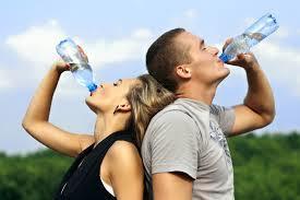 15. Drink plenty of water regularly and often. Your body needs water to keep cool. Water is the safest liquid to drink during heat emergencies. 16. Eat small meals and eat more often.