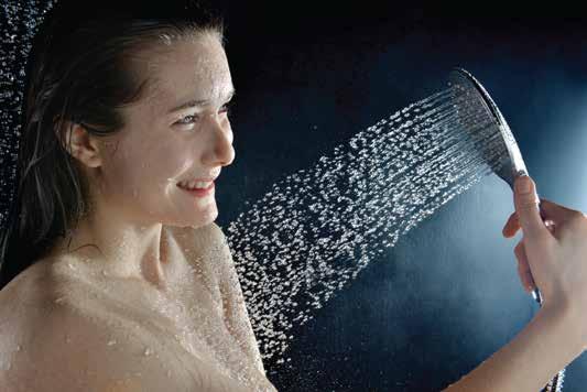 AIR-IN TECHNOLOGY ULTRA-THIN MOEN ADVANCE AIR-IN TECHNOLOGY MIXES ABUNDANT AIR INTO THE WATER, GENERATES HIGHER PRESSURE INTENSITY. It can save 30% water compare with traditional hand shower.