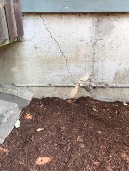 1. Foundation Foundation/Crawlspaces Concrete slab foundation, no visible indications of unusual settling or damage.