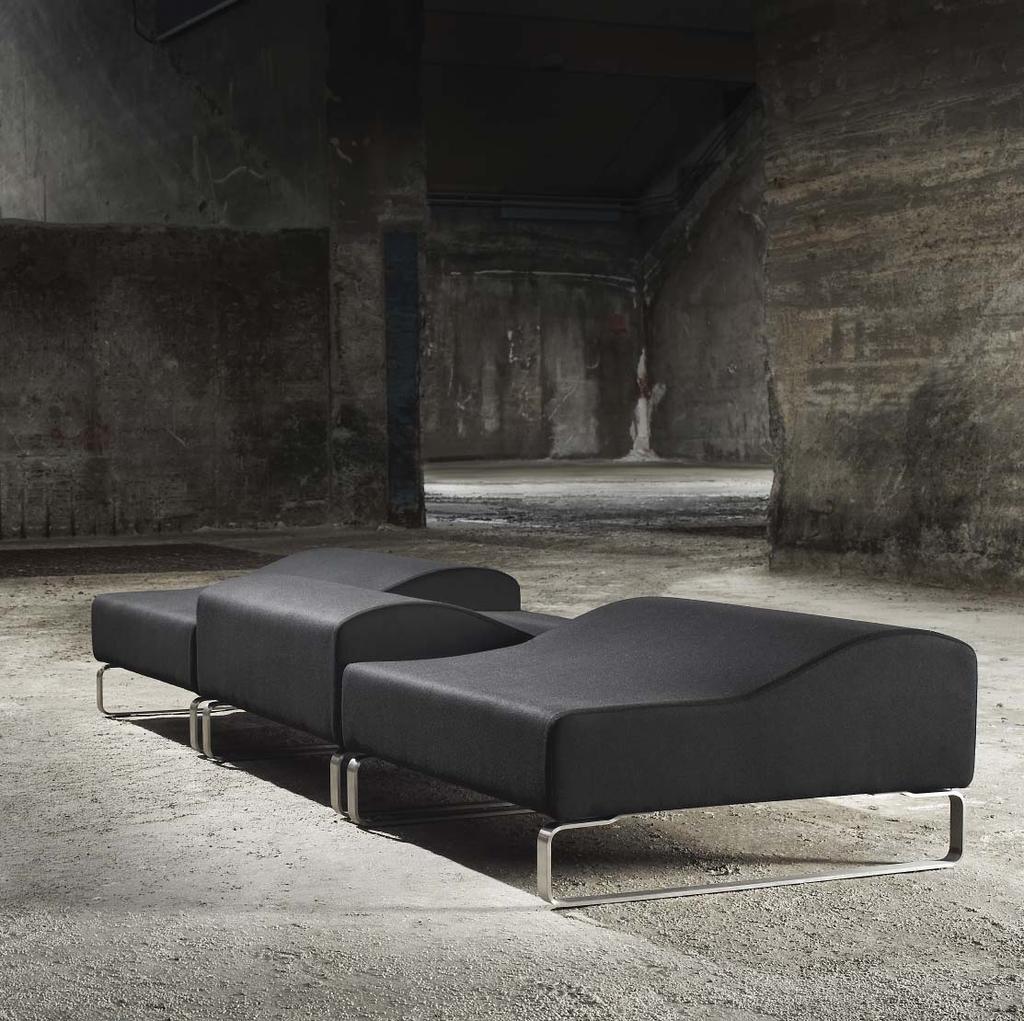 In Low The elegant and functional shape provides two different seat heights and a wide selection of layouts when