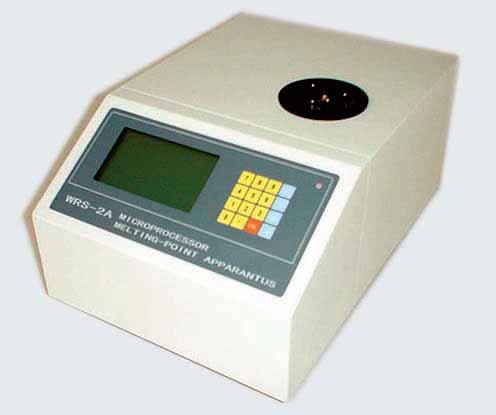 Test and control of purity after synthesis in pharmaceutical laboratories. AUTOMATIC MELTING POINT WRS-1B Single sample analysis LCD display, simple alphanumeric keypad.