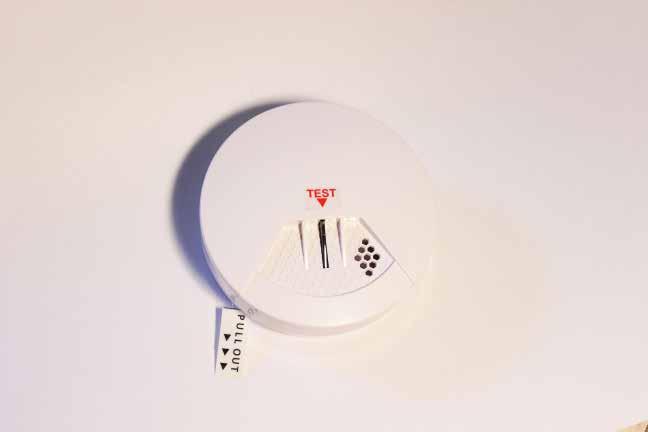 WARNING! MAKE SURE YOUR MEDICAL ALARM SYSTEM IS SET UP PROPERLY BEFORE ACTIVATING YOUR SMOKE DETECTOR.
