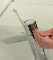 Carefully lift the handle off the spline in its OFF position and align the short handle lever to the front centre location or the extended lever so the 2 temperature colour indices are symmetrical to