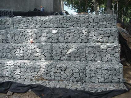 MSE and Gabion Walls MSE Wall Gabion Wall Mechanically Stabilized Earth (MSE) Layers