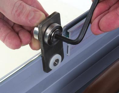 Attach a metal plate to the cabinet at both ends of the