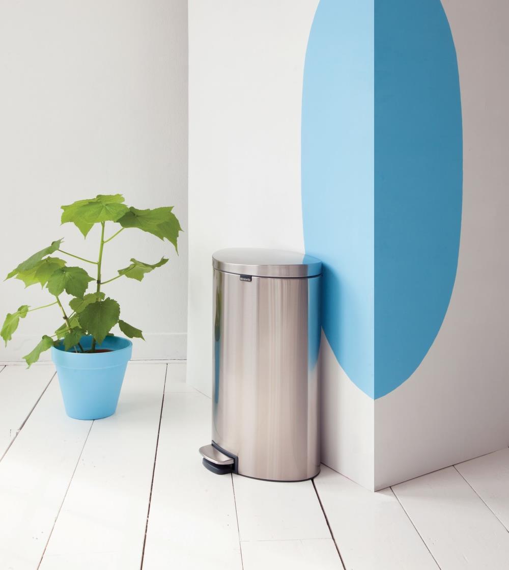 FLATBACK+ PEDAL BINS Type: Freestanding Waste Bin Available Capacity: 30 litres Material: Pre-coated Stainless Steel Grade 304 Colour Options: Stainless Steel (Anti- Fingerprint),