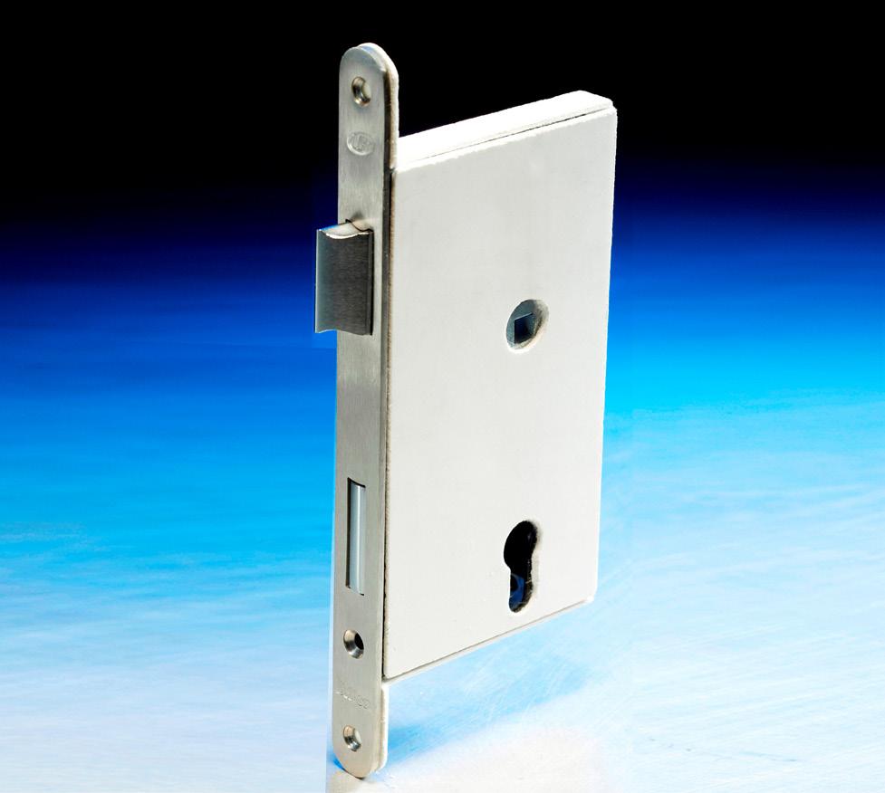 Installation Lock or latch 1. Recess in the door edge for the lock or latch to the correct size. 2. Fix using the recommended length, size and specification of screw.