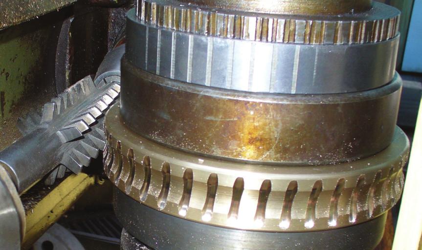 hu It is important to know the main characteristics of production geometry of the hob for the precise and appropriate quality production, since the various cog wheels, worm gears are produced with