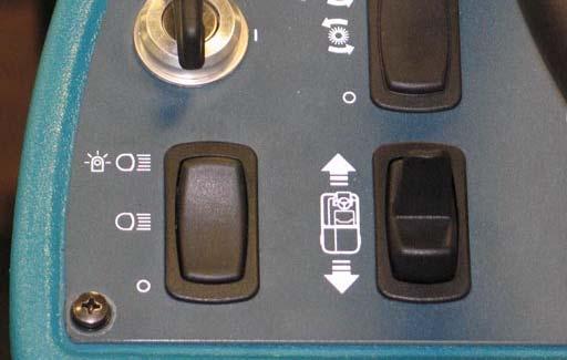 Restart machine power: Turn the power kill switch to the right to release the switch.