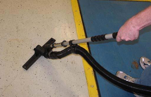 2. Remove the vacuum wand / squeegee vacuum hose from the rear squeegee. 6. Vacuum the floor. 3.