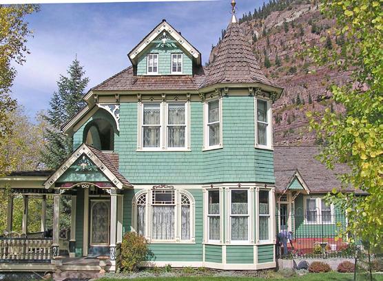 Queen Anne: The most elaborate of the Victorian styles, both in shape and ornamentation, these homes were 1 1/2-, 2-, and 2 1/2-story houses, characterized by complex crossgabled and hipped,