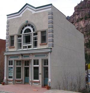 nineteenth-century commercial-style building; and the Ouray Post Oﬃce, a modern