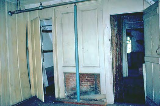 The Buckman Tavern HISTORIC STRUCTURE REPORT 1962 Floor framing under front part shored up. New Lally columns installed in basement. Alan R.