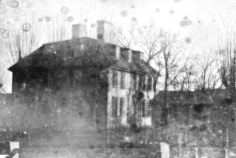 HISTORIC STRUCTURE REPORT The Buckman Tavern HISTORIC VIEWS AND PLANS Figure 50. Daguerreotype of the Buckman Tavern, ca. 1850.