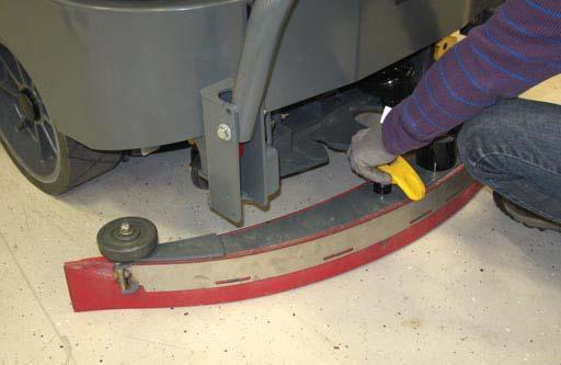 Check the defl ection of the squeegee blades daily or when scrubbing a different type of surface. Check the leveling of the rear squeegee every 50 hours of operation.