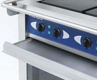 The stand of RP4/220 and RP6/220 ranges is fitted with a Metos Chef 220 roasting-baking oven.