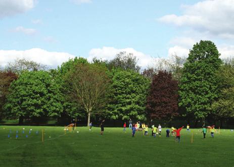 SPORT In the west part of Gunnersbury Park there is a big area used for different kind of sports including: Football Cricket Tennis Golf Bowling Rugby People have played sports there for about 100