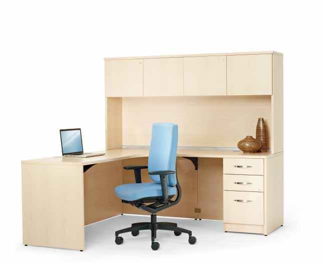 Metropolis Professional features space-saving, fl exible team environments that provide a welcoming atmosphere, while suiting