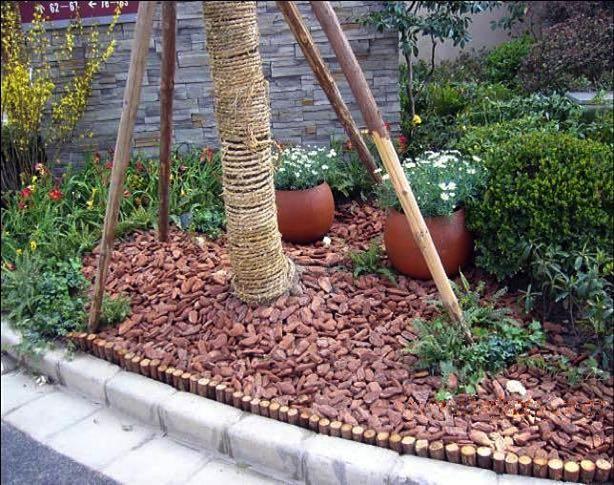 Pine bark mulch is a pink or reddish brown, while other wood-based mulches are tan, red, dark brown or even black.